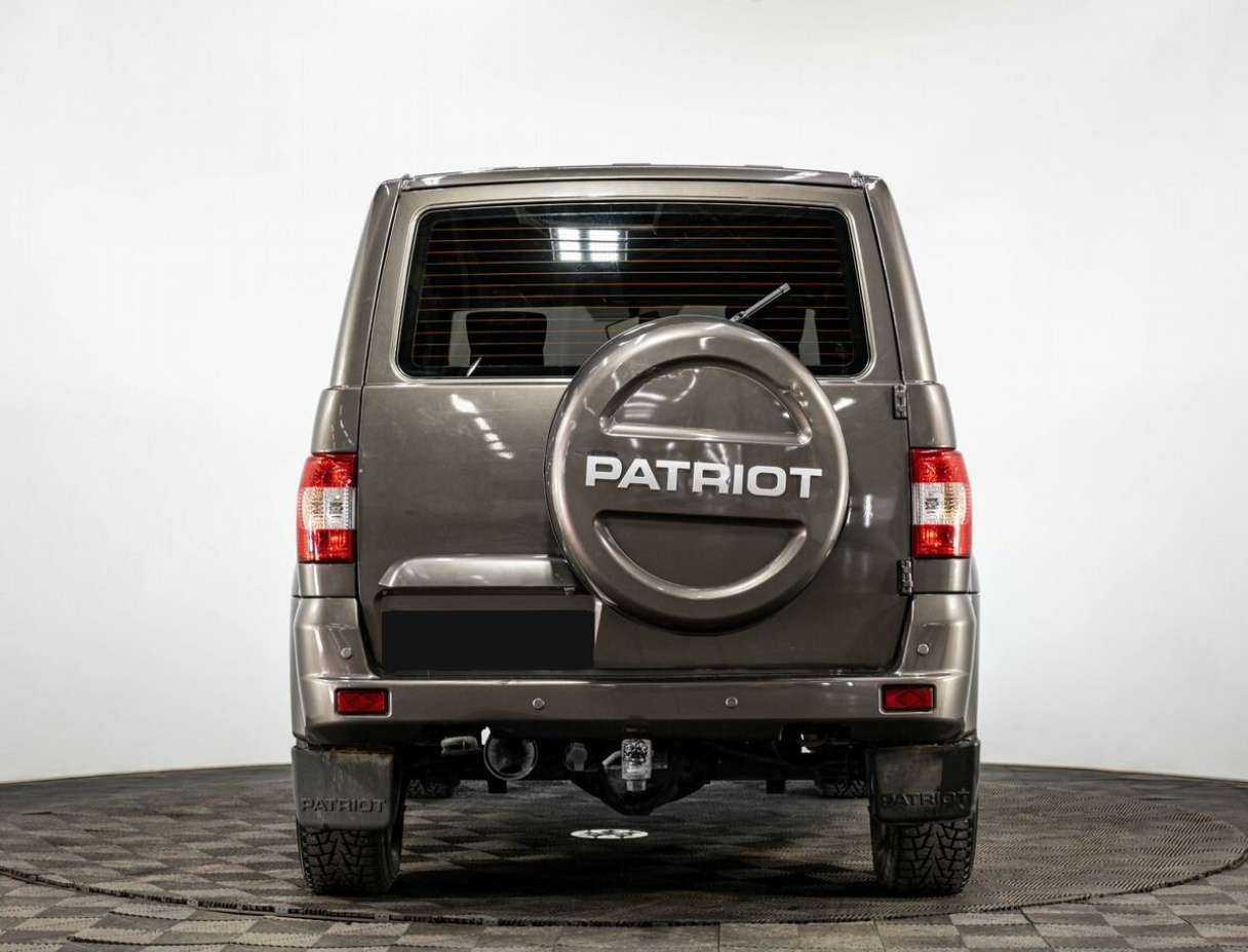 УАЗ Патриот б/у, 2017, Механическая. Фото: #4