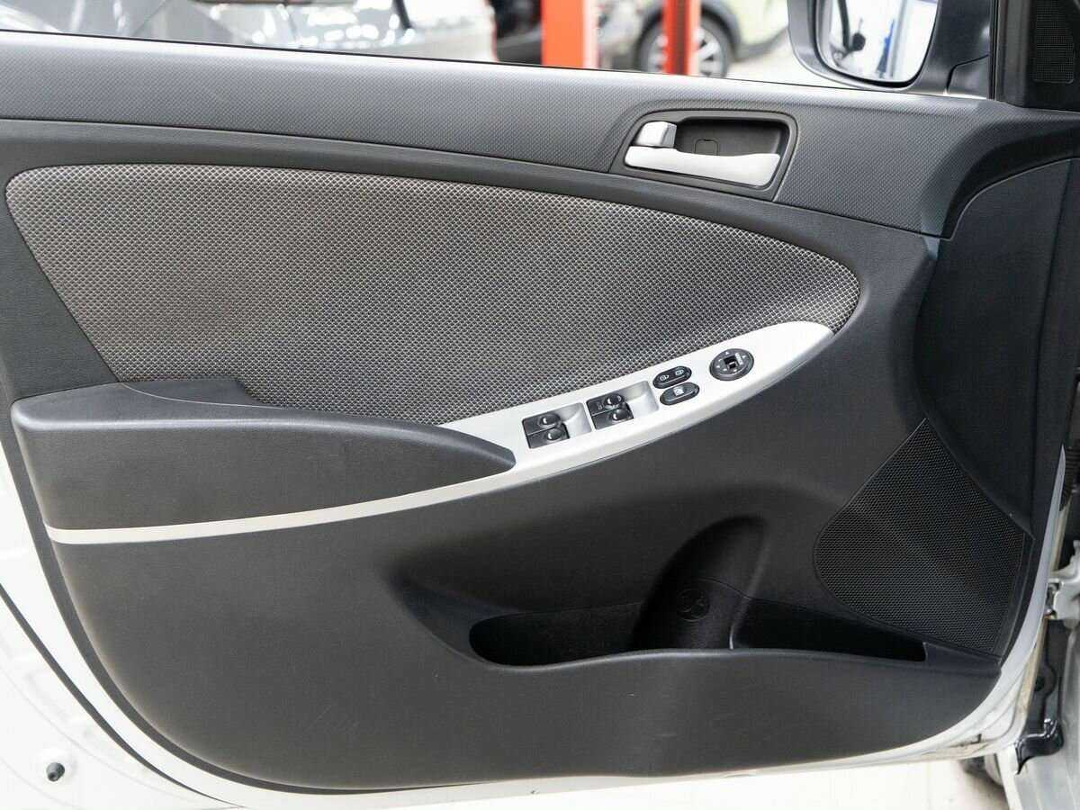 Хендай Солярис б/у, 2013, Автоматическая. Фото: #11