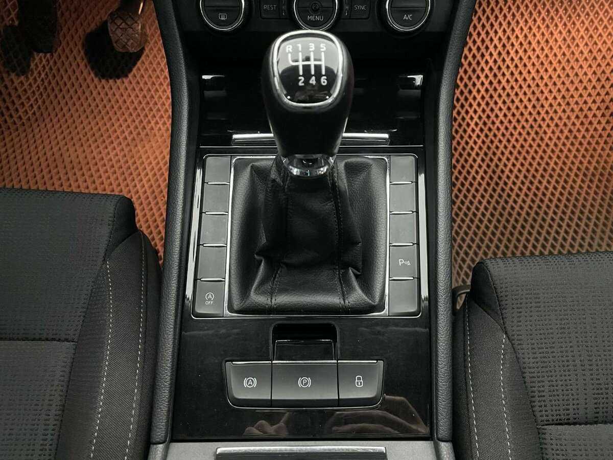 Шкода Суперб б/у, 2016, Механическая. Фото: #11