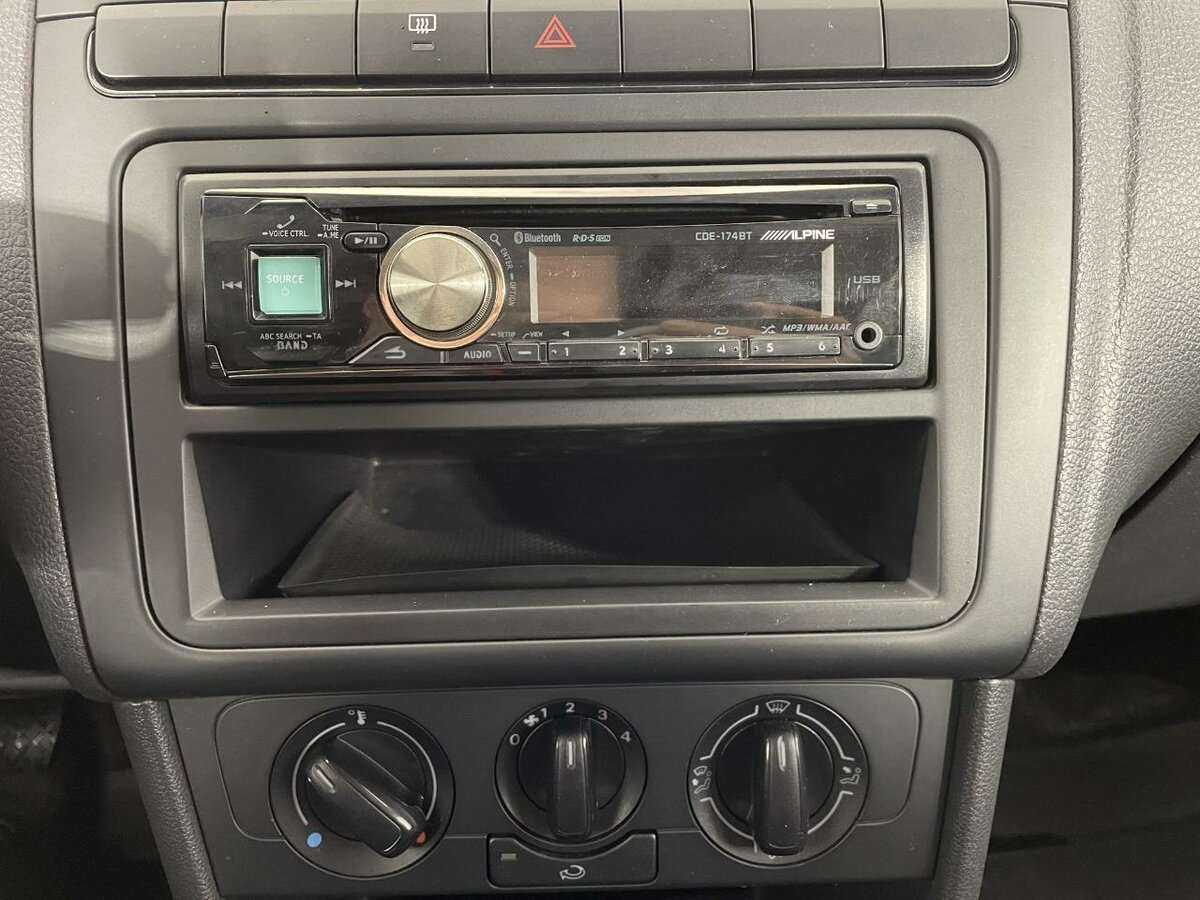 Фольксваген Поло б/у, 2013, Механическая. Фото: #11