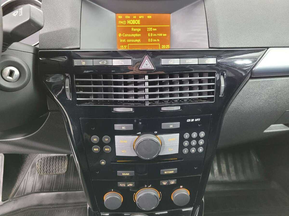 Опель Астра б/у, 2012, Автоматическая. Фото: #11