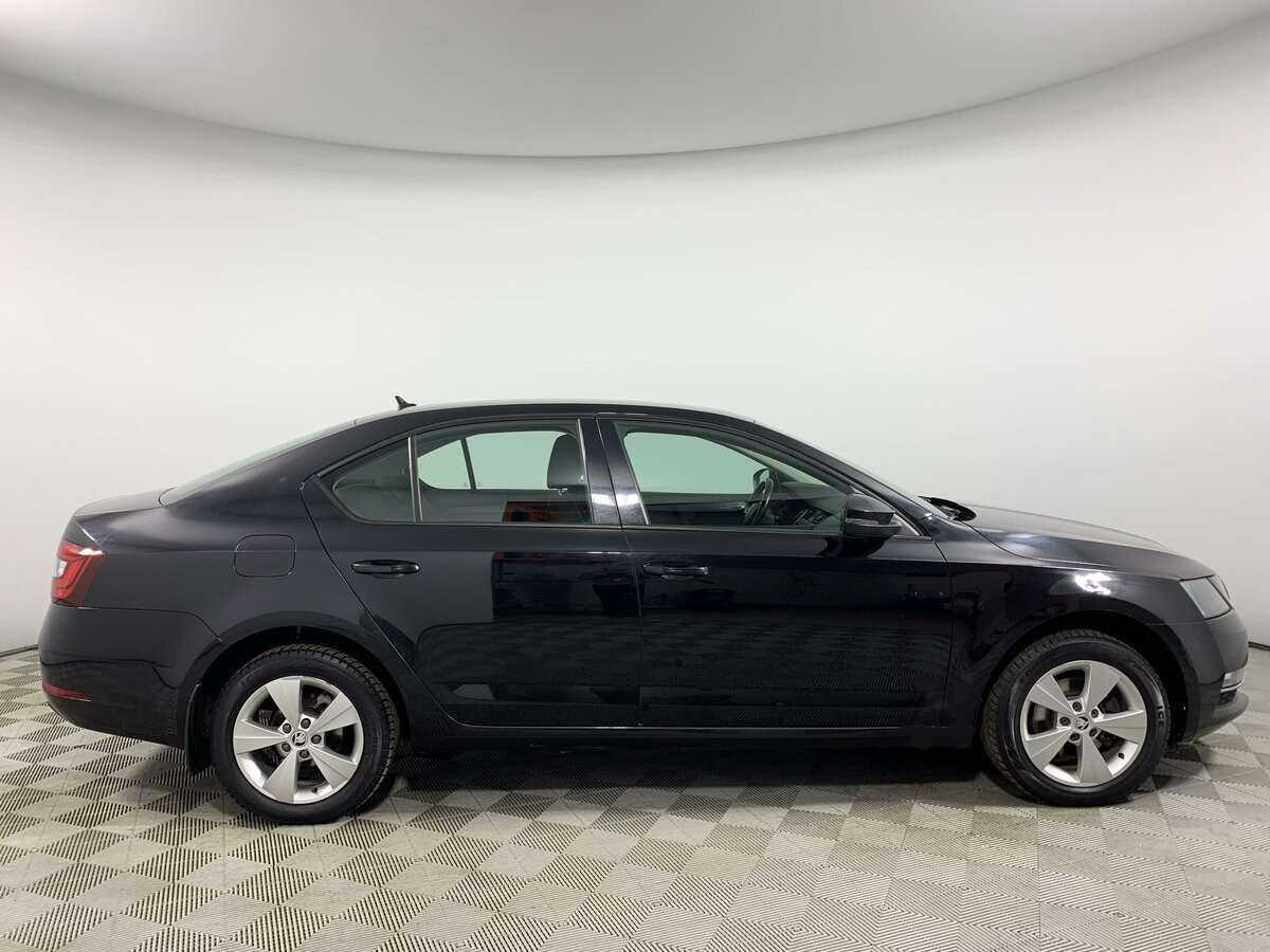 Шкода Октавия б/у, 2018, Роботизированная. Фото: #3