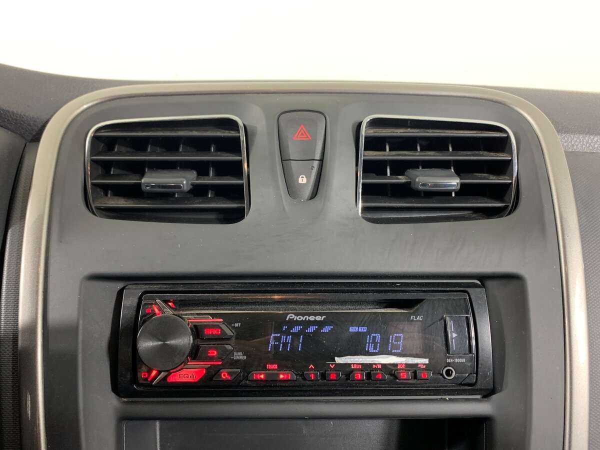 Рено Сандеро б/у, 2017, Механическая. Фото: #12