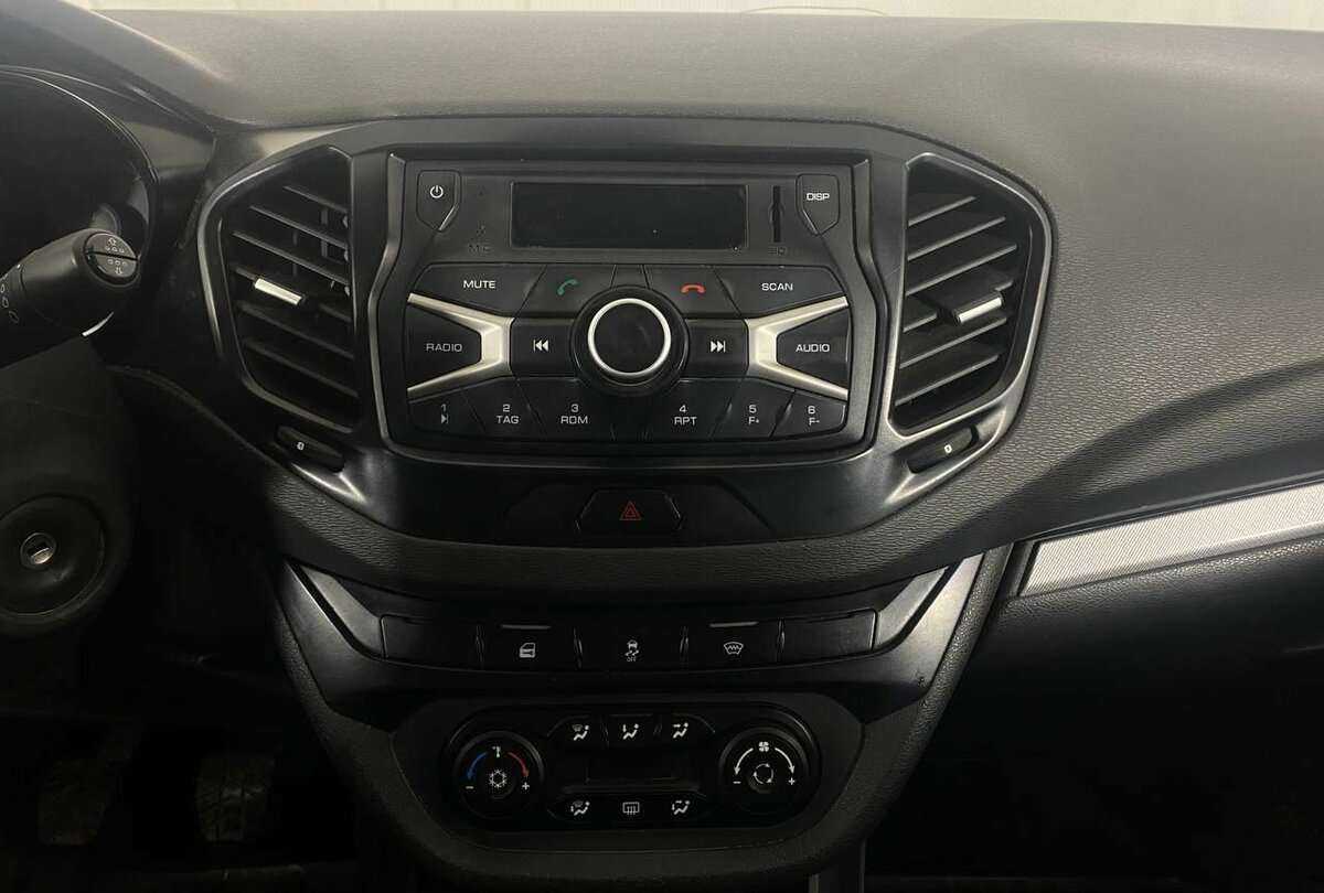 Лада (ВАЗ) Веста б/у, 2020, Механическая. Фото: #9