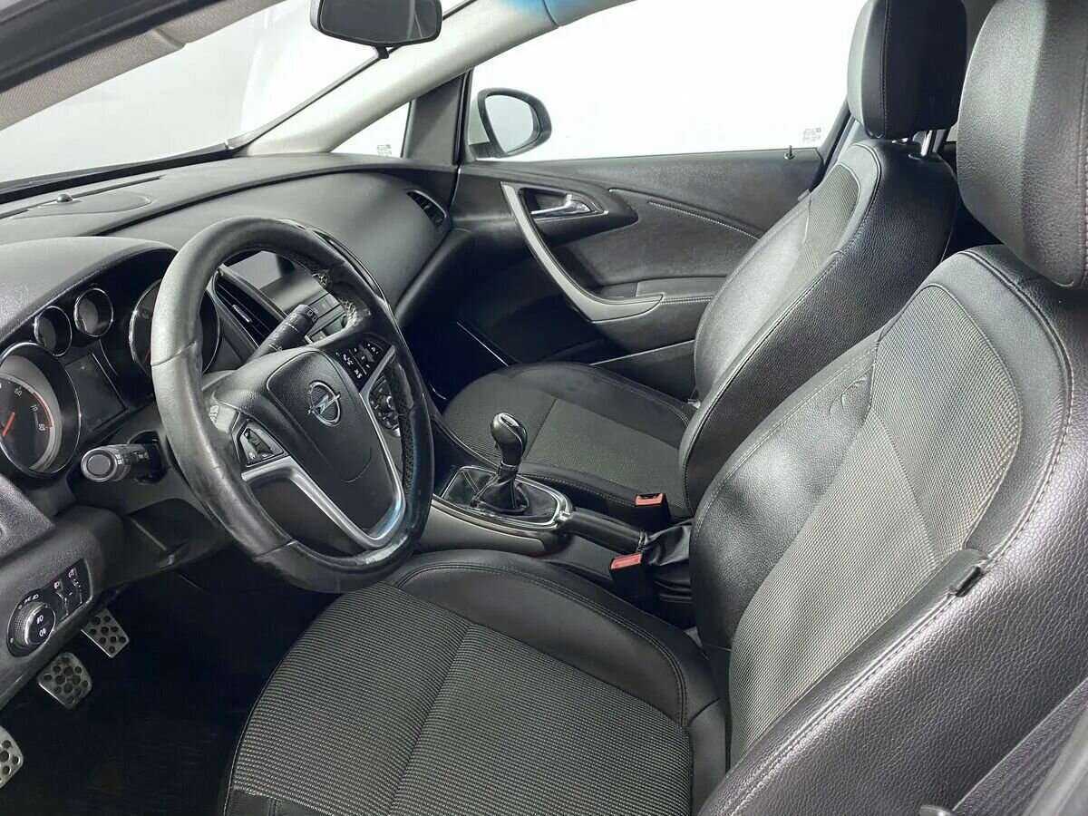 Опель Астра б/у, 2012, Механическая. Фото: #7