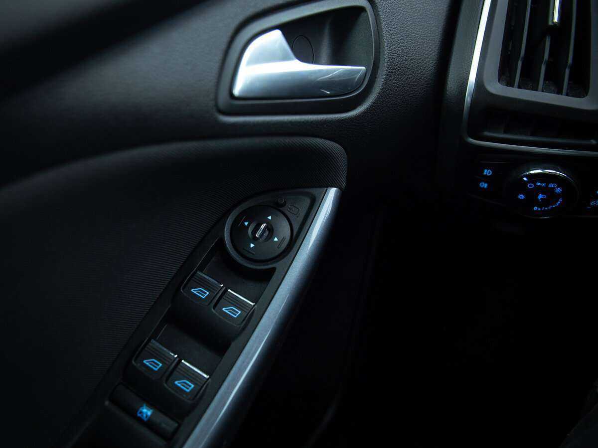 Форд Фокус б/у, 2012, Механическая. Фото: #13