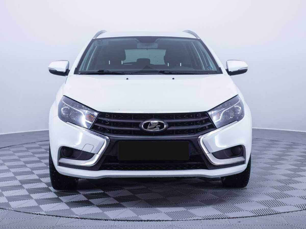 Лада (ВАЗ) Веста б/у, 2018, Механическая. Фото: #1