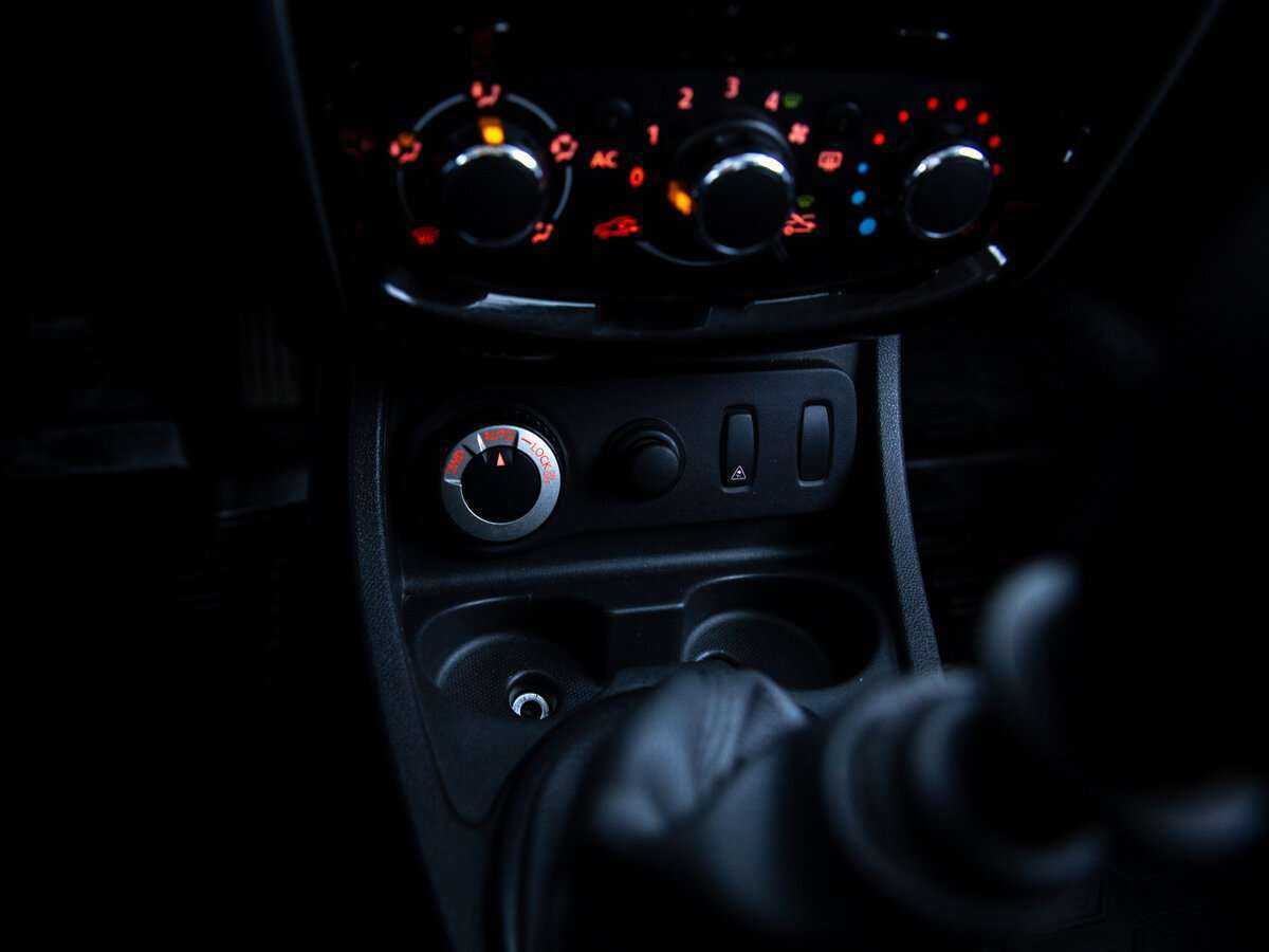 Ниссан Террано б/у, 2015, Механическая. Фото: #16