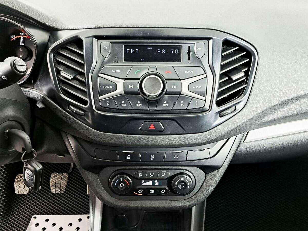 Лада (ВАЗ) Веста б/у, 2019, Механическая. Фото: #9