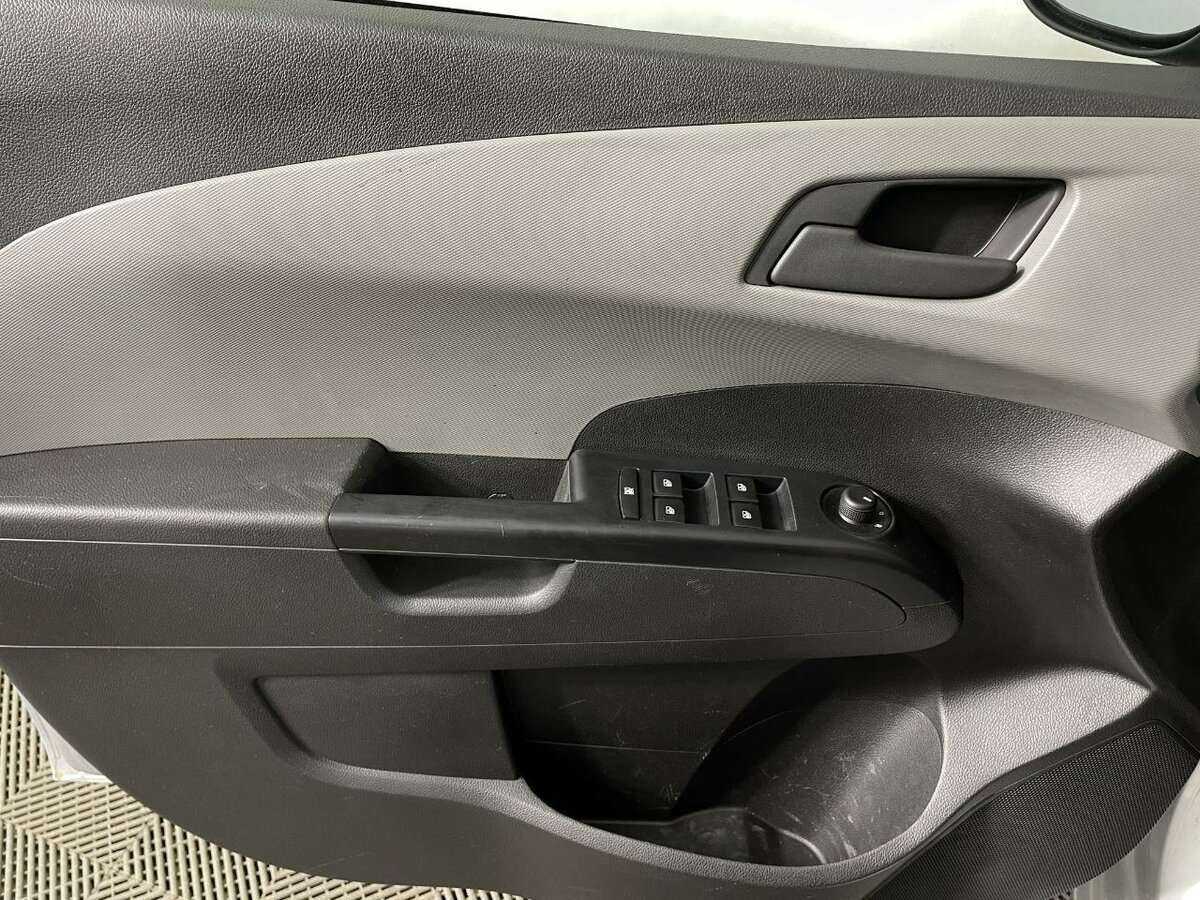 Шевроле Авео б/у, 2013, Механическая. Фото: #6