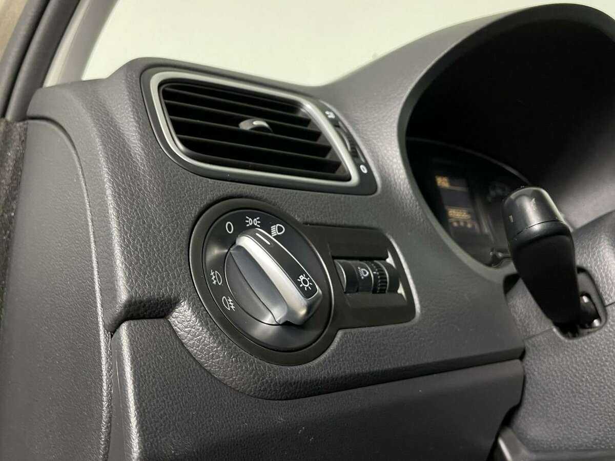 Фольксваген Поло б/у, 2015, Механическая. Фото: #7