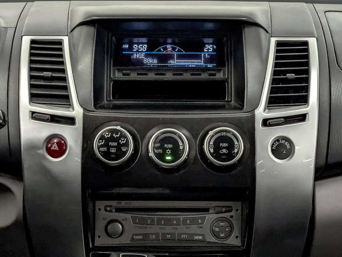 Митсубиши Паджеро Спорт б/у, 2012, Автоматическая. Фото: #12