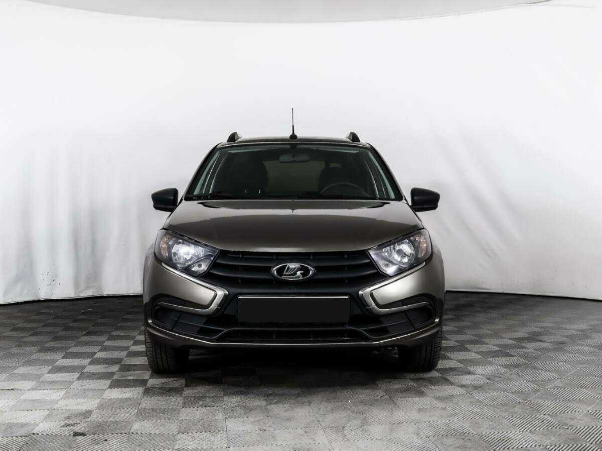 Лада (ВАЗ) Гранта б/у, 2021, Механическая. Фото: #1