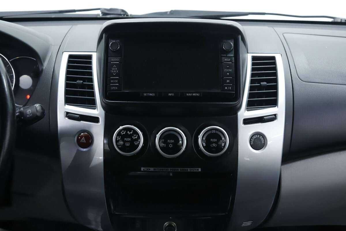 Митсубиши Паджеро Спорт б/у, 2015, Автоматическая. Фото: #11