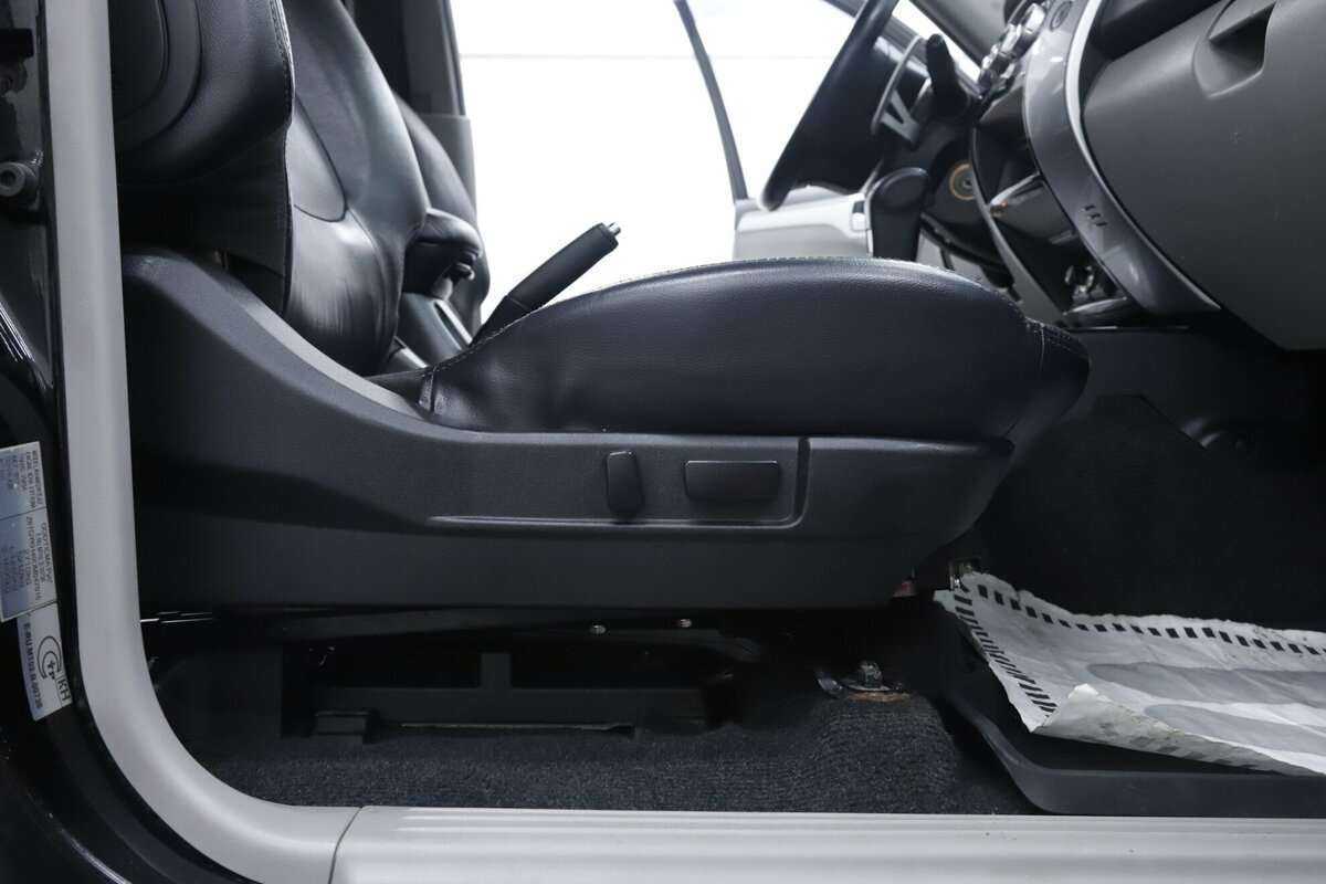 Митсубиши Паджеро Спорт б/у, 2015, Автоматическая. Фото: #16