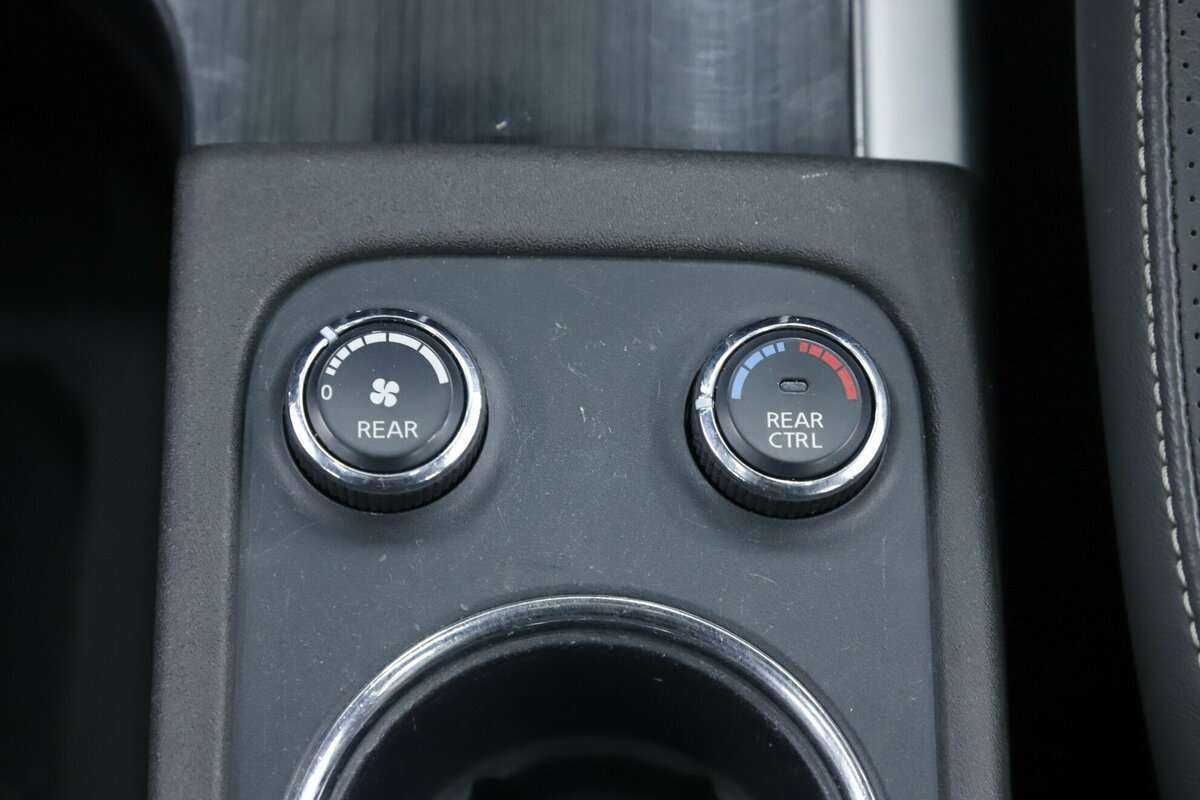 Ниссан Патфайндер б/у, 2014, Автоматическая. Фото: #16