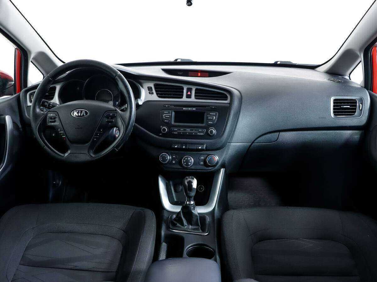 Киа Сид б/у, 2015, Механическая. Фото: #9