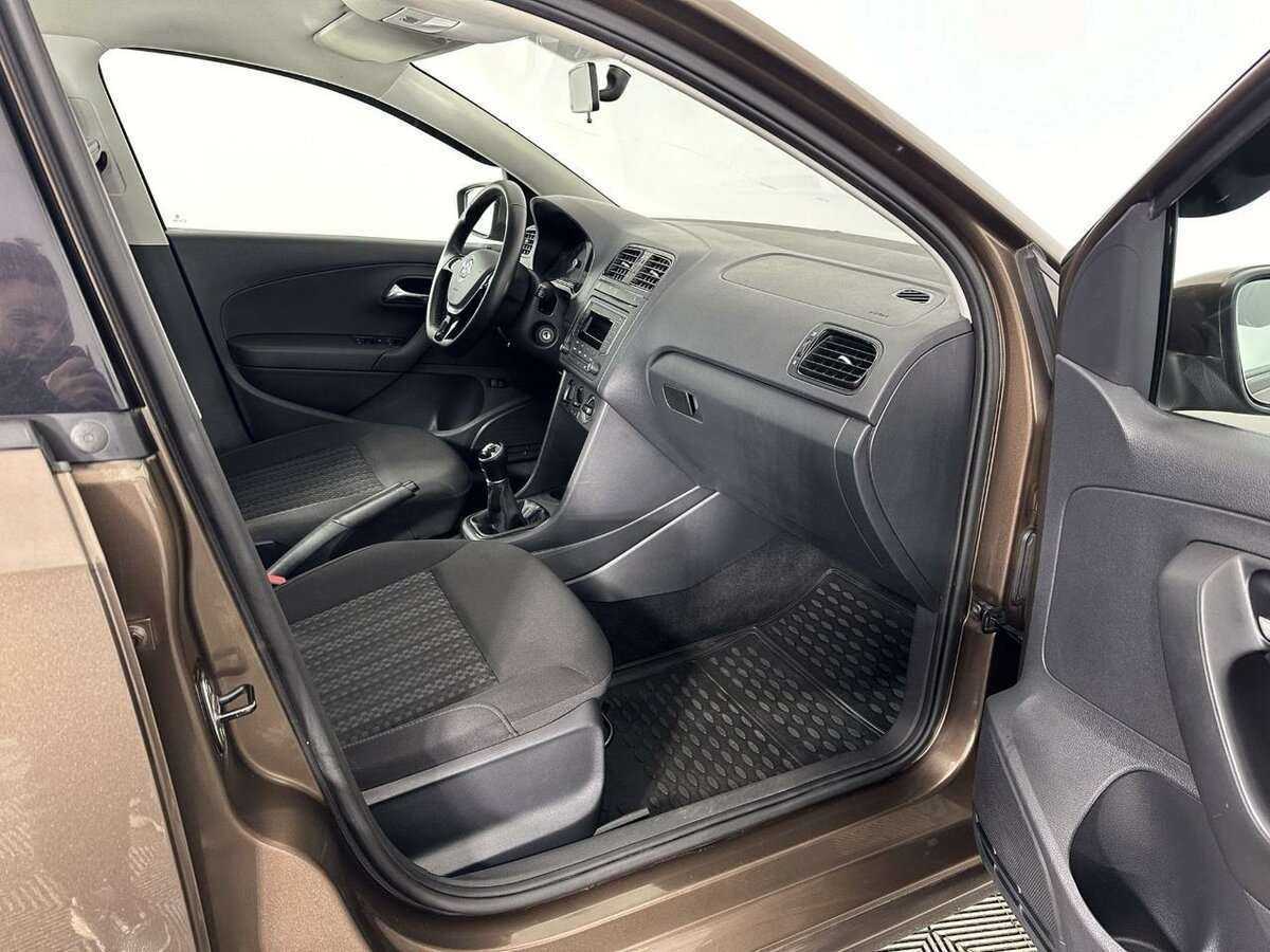 Фольксваген Поло б/у, 2016, Механическая. Фото: #13