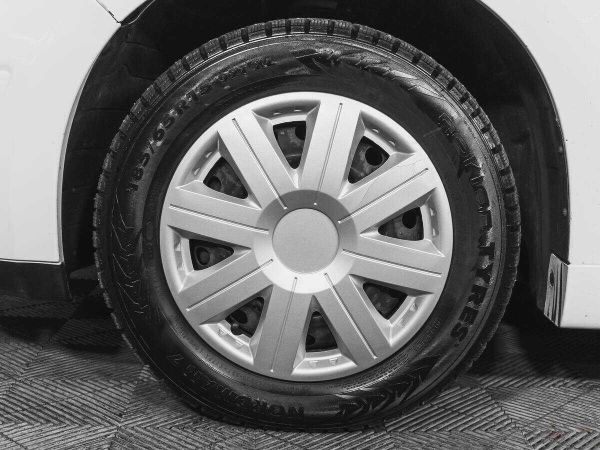 Ниссан Тиида б/у, 2013, Механическая. Фото: #14