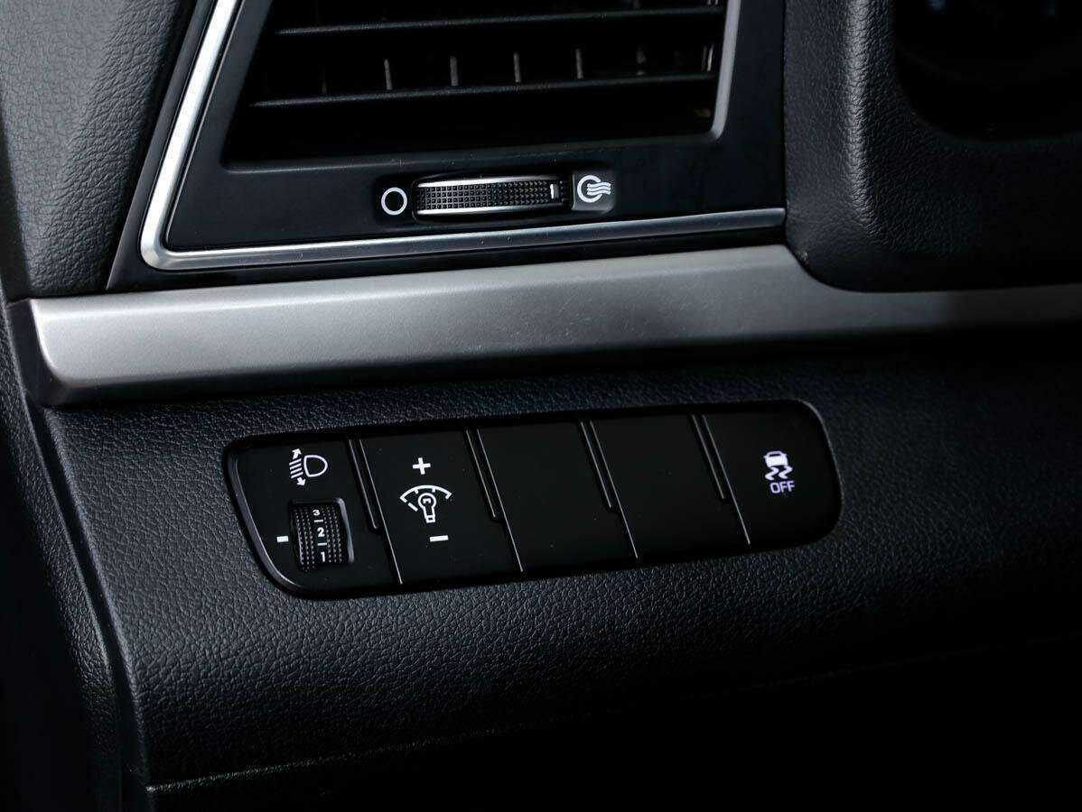 Хендай Елантра б/у, 2018, Механическая. Фото: #12