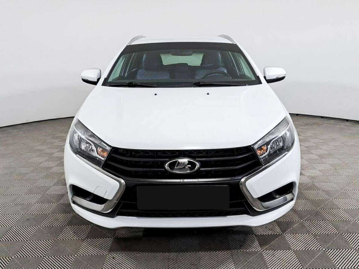 Лада (ВАЗ) Веста б/у, 2018, Механическая. Фото: #1