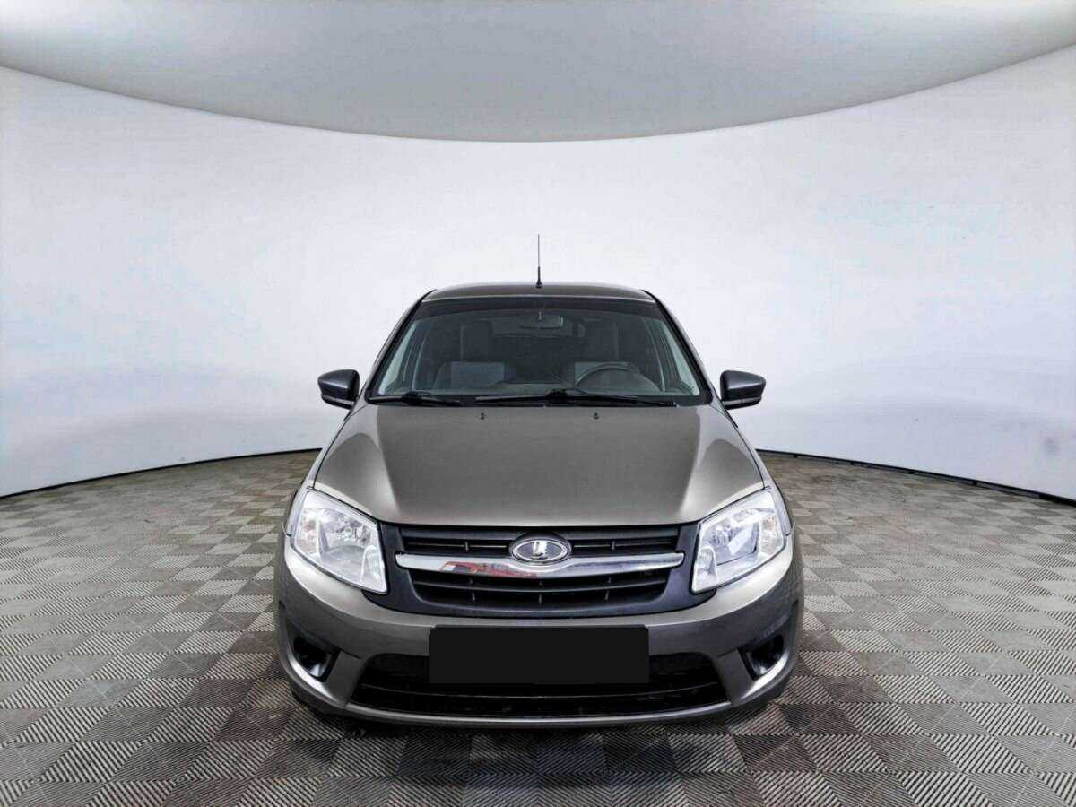 Лада (ВАЗ) Гранта б/у, 2017, Механическая. Фото: #1