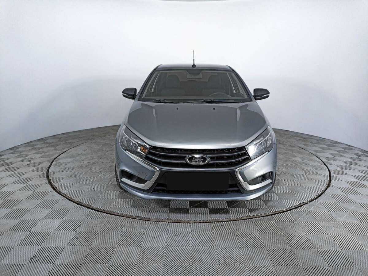 Лада (ВАЗ) Веста б/у, 2018, Механическая. Фото: #1