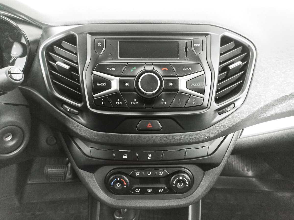 Лада (ВАЗ) Веста б/у, 2015, Роботизированная. Фото: #11