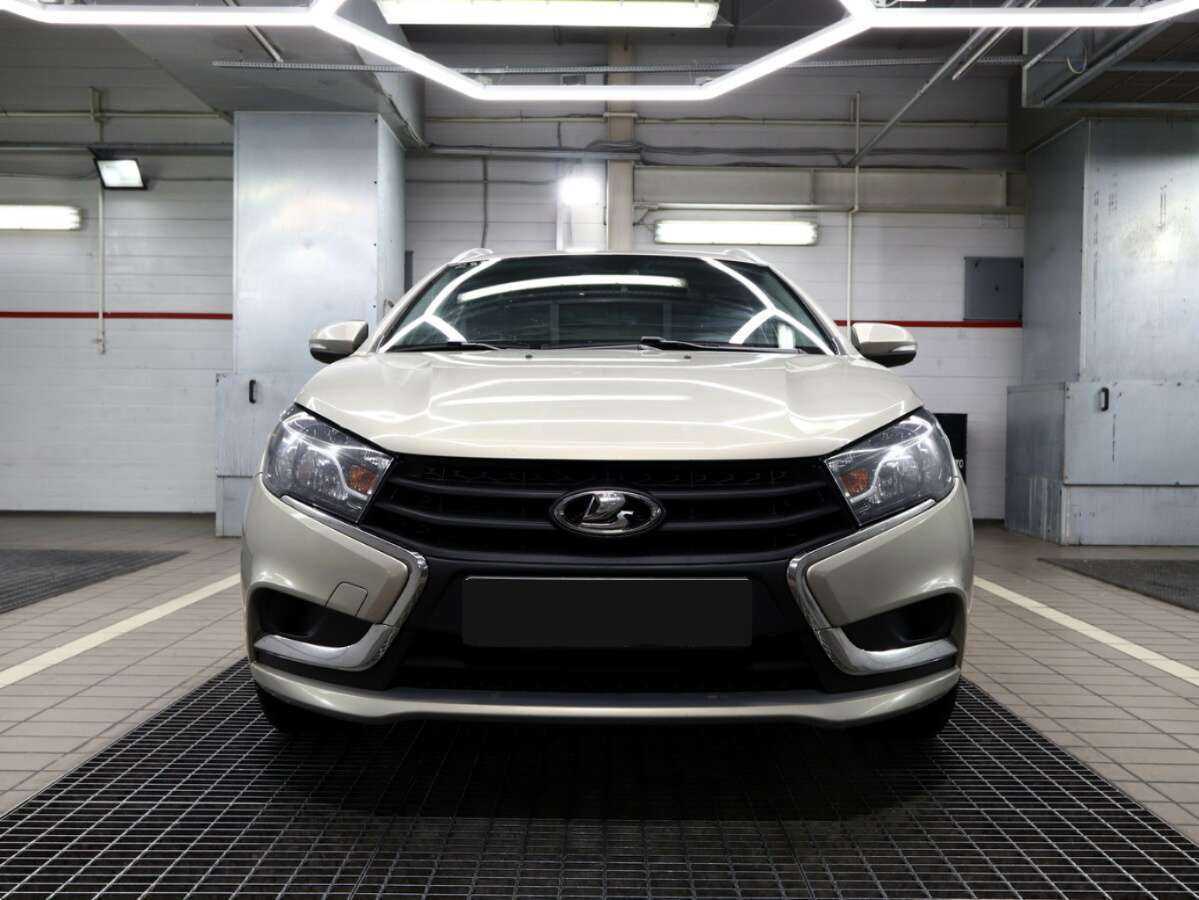 Лада (ВАЗ) Веста б/у, 2020, Механическая. Фото: #1