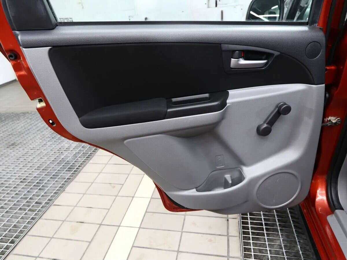 Сузуки С-Икс4 б/у, 2013, Механическая. Фото: #17