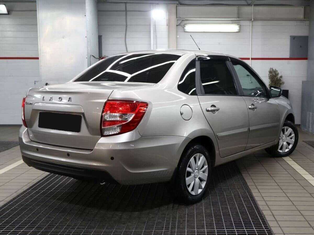 Лада (ВАЗ) Гранта б/у, 2021, Механическая. Фото: #1