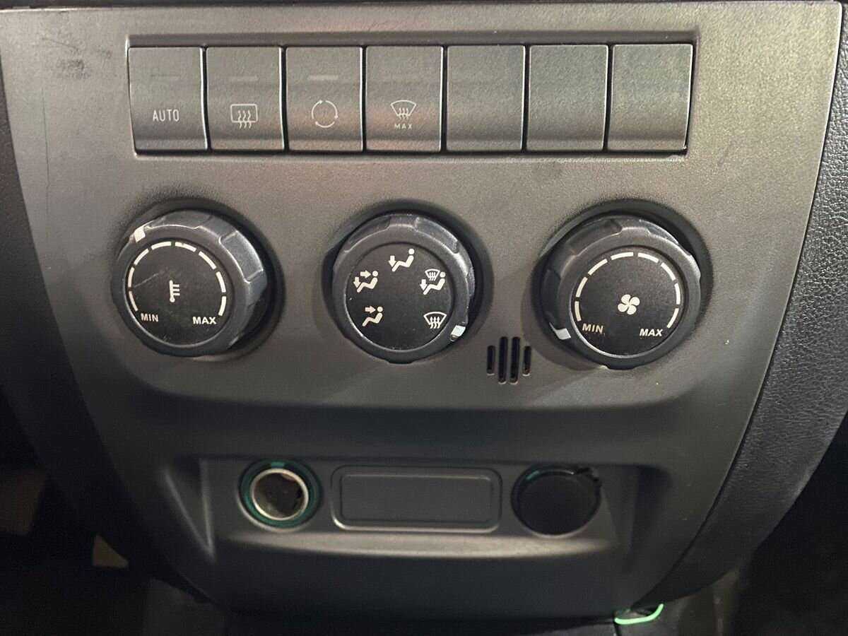 УАЗ Патриот б/у, 2016, Механическая. Фото: #12