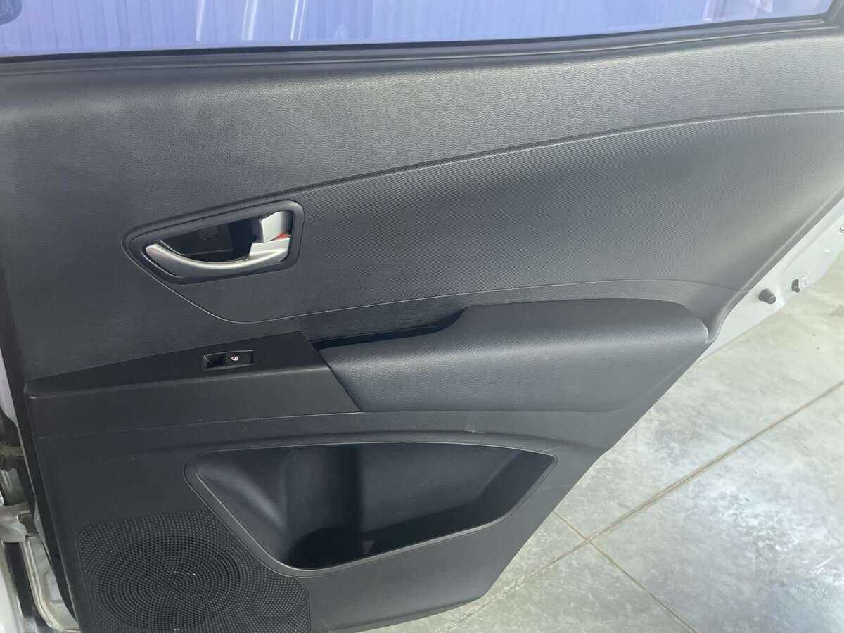 Сан-Ён Актион б/у, 2013, Механическая. Фото: #20