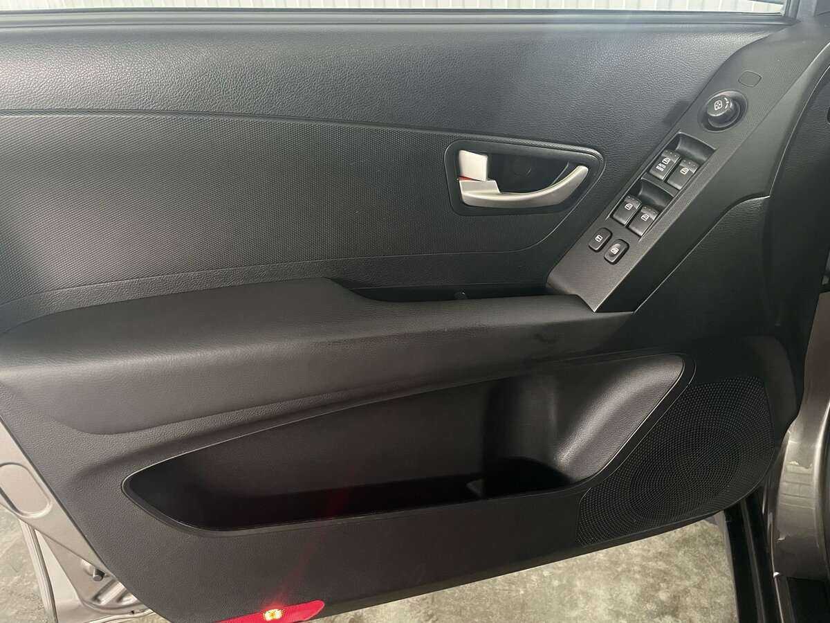 Сан-Ён Актион б/у, 2012, Автоматическая. Фото: #18