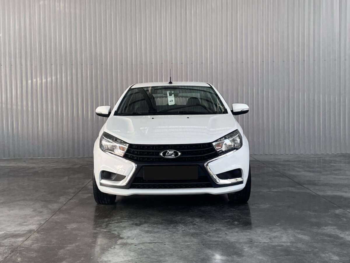 Лада (ВАЗ) Веста б/у, 2017, Механическая. Фото: #1