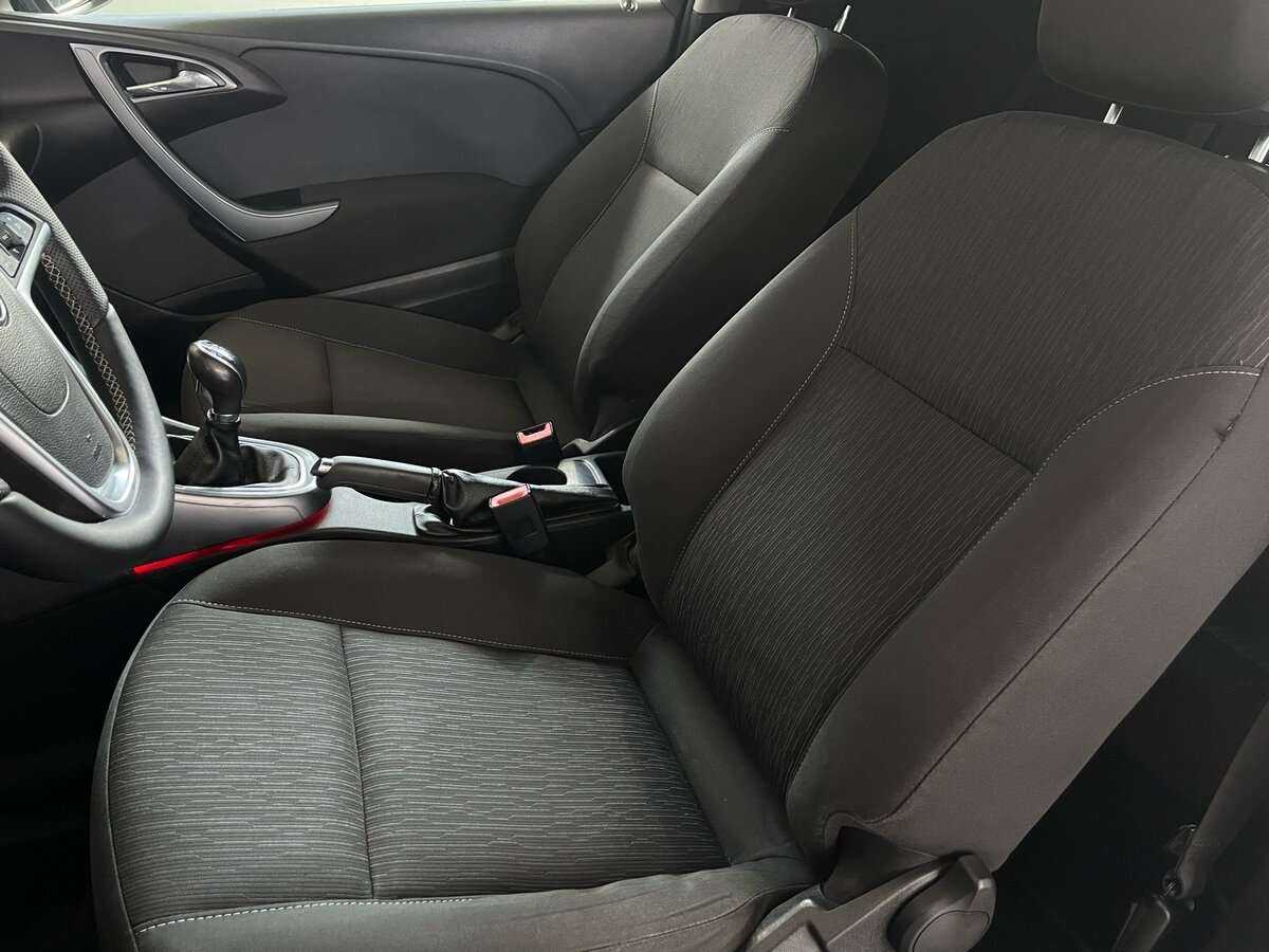 Опель Астра б/у, 2012, Механическая. Фото: #13