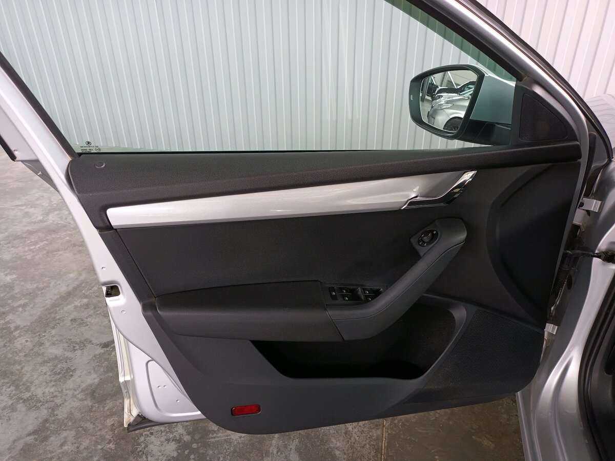 Шкода Октавия б/у, 2014, Роботизированная. Фото: #15