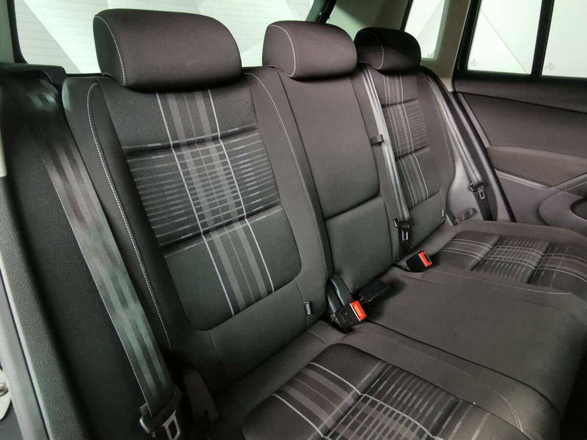 Фольксваген Тигуан б/у, 2015, Автоматическая. Фото: #12