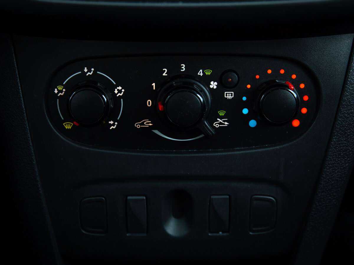 Рено Сандеро б/у, 2017, Механическая. Фото: #12