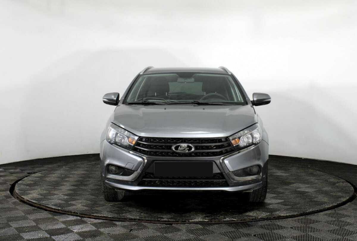 Лада (ВАЗ) Веста б/у, 2020, Механическая. Фото: #1