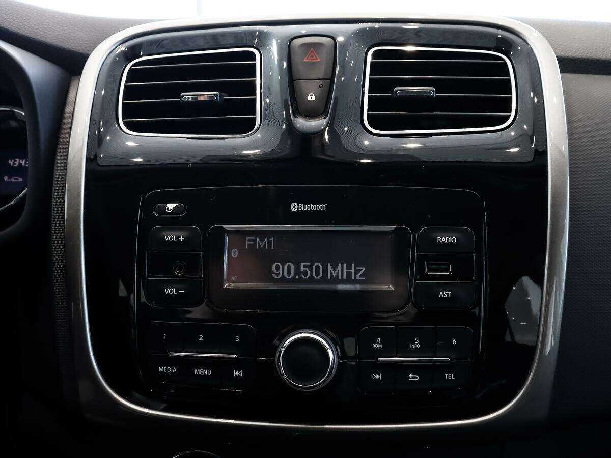 Рено Сандеро б/у, 2017, Механическая. Фото: #12