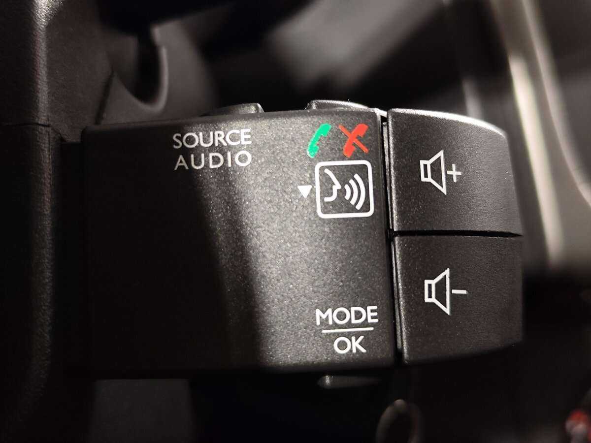 Рено Логан б/у, 2019, Автоматическая. Фото: #19