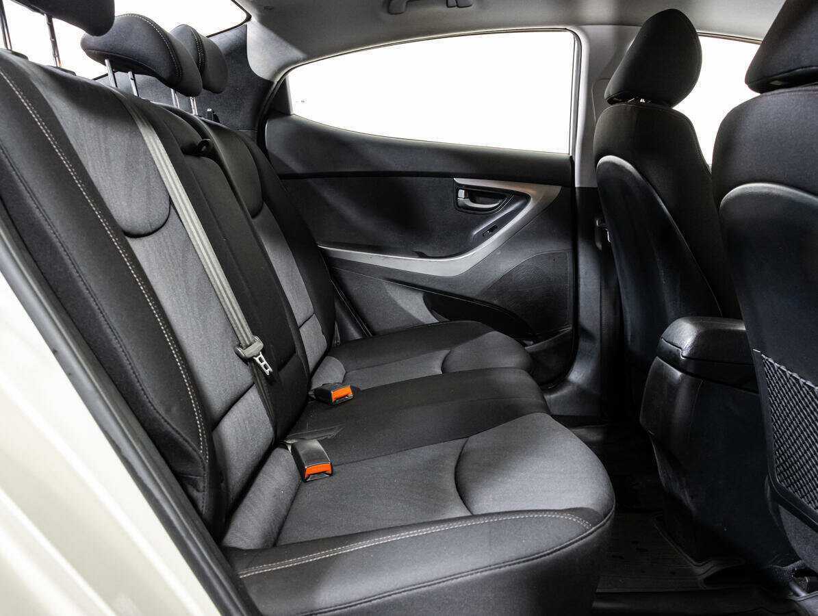 Хендай Елантра б/у, 2015, Механическая. Фото: #12