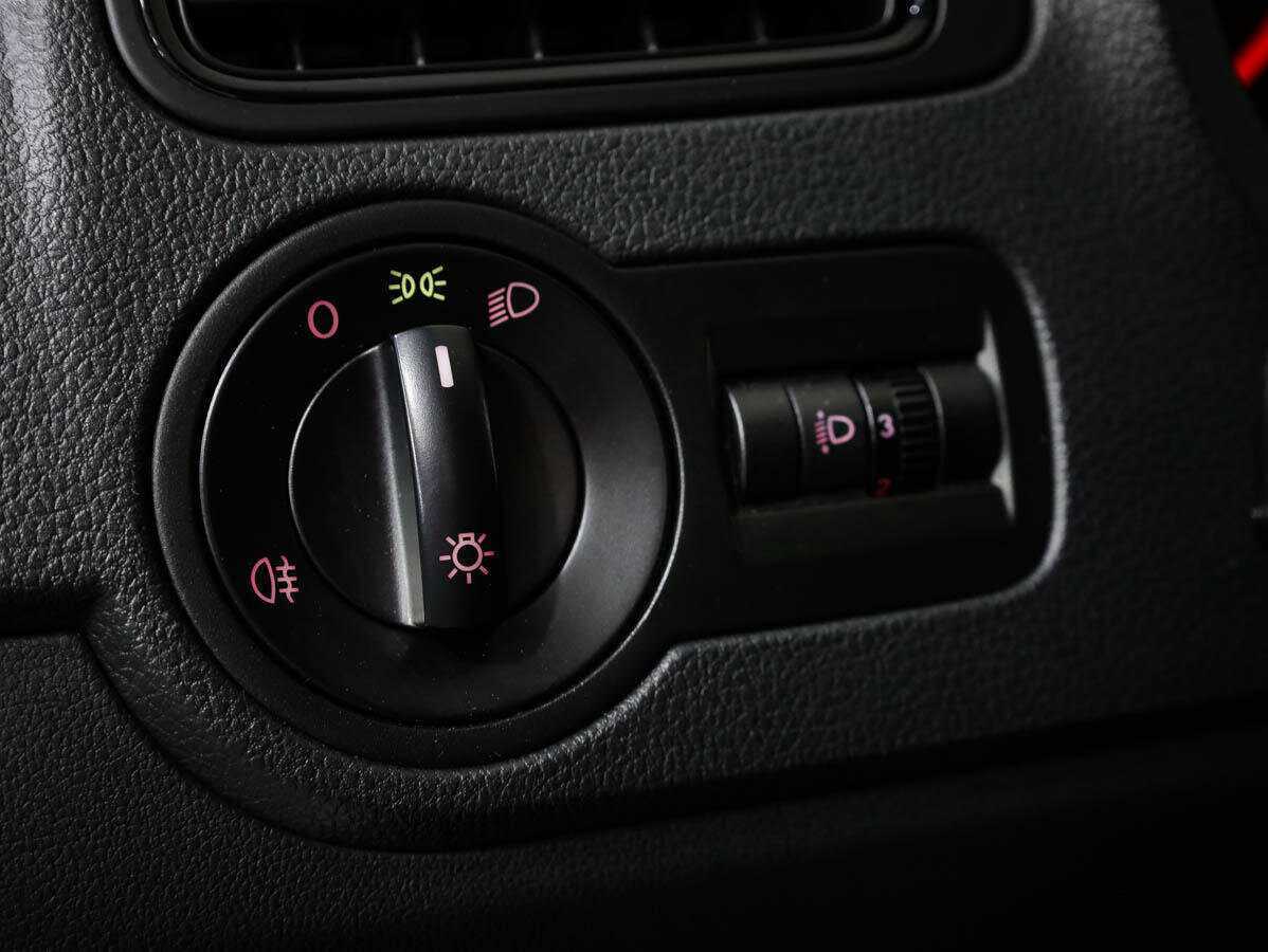 Фольксваген Поло б/у, 2017, Механическая. Фото: #14