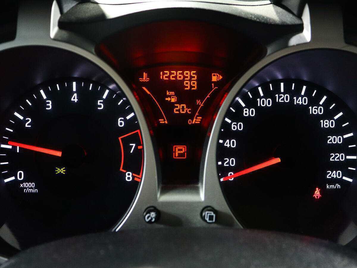 Ниссан Жук б/у, 2012, Вариатор. Фото: #8