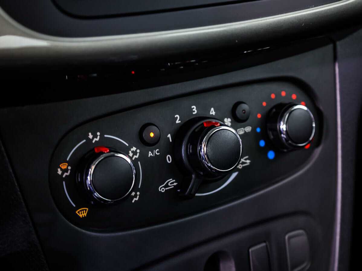 Рено Логан б/у, 2019, Автоматическая. Фото: #11