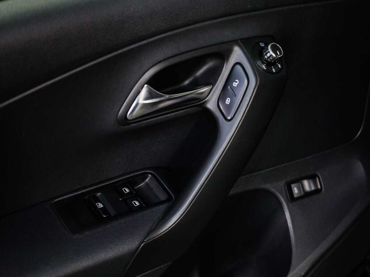 Фольксваген Поло б/у, 2016, Механическая. Фото: #13