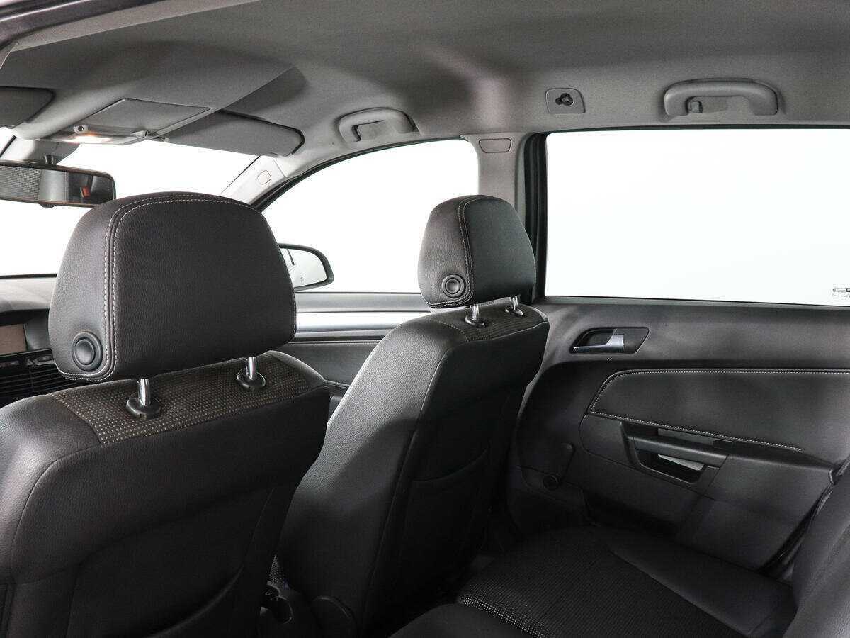 Опель Астра б/у, 2012, Автоматическая. Фото: #7