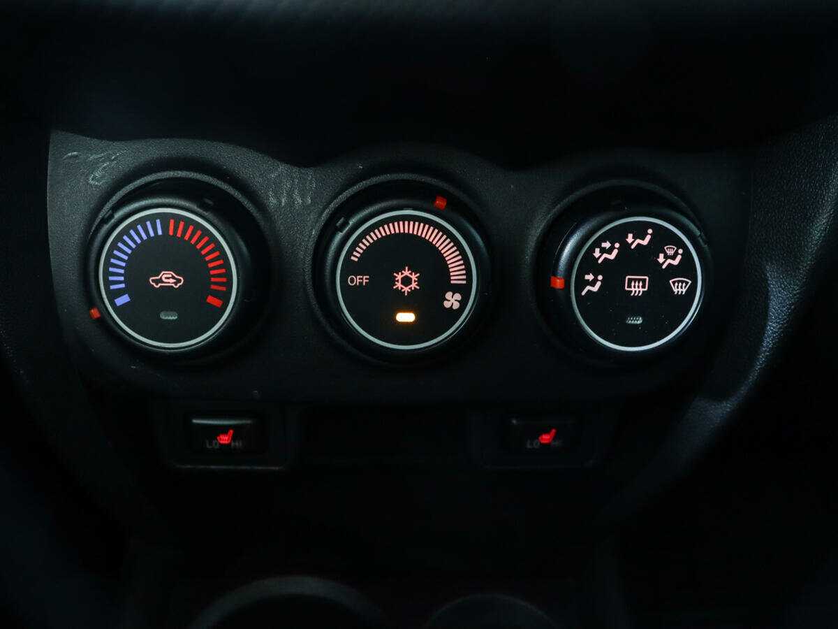 Митсубиши АС-Икс б/у, 2014, Механическая. Фото: #14