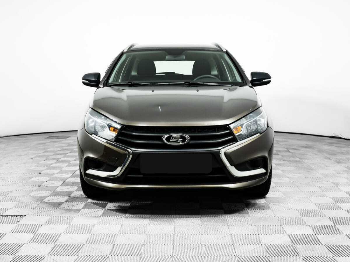 Лада (ВАЗ) Веста б/у, 2021, Механическая. Фото: #1